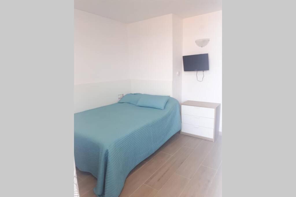 Modern Studio Near Beach. Sea, Pool And Wi-Fi ベナルマデナ エクステリア 写真
