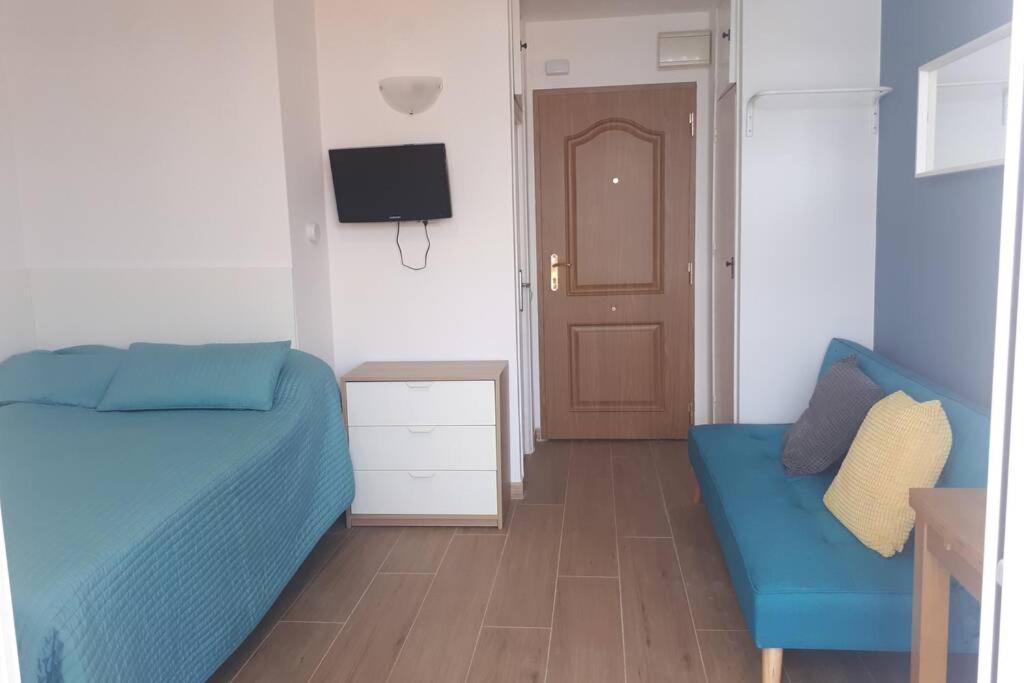 Modern Studio Near Beach. Sea, Pool And Wi-Fi ベナルマデナ エクステリア 写真