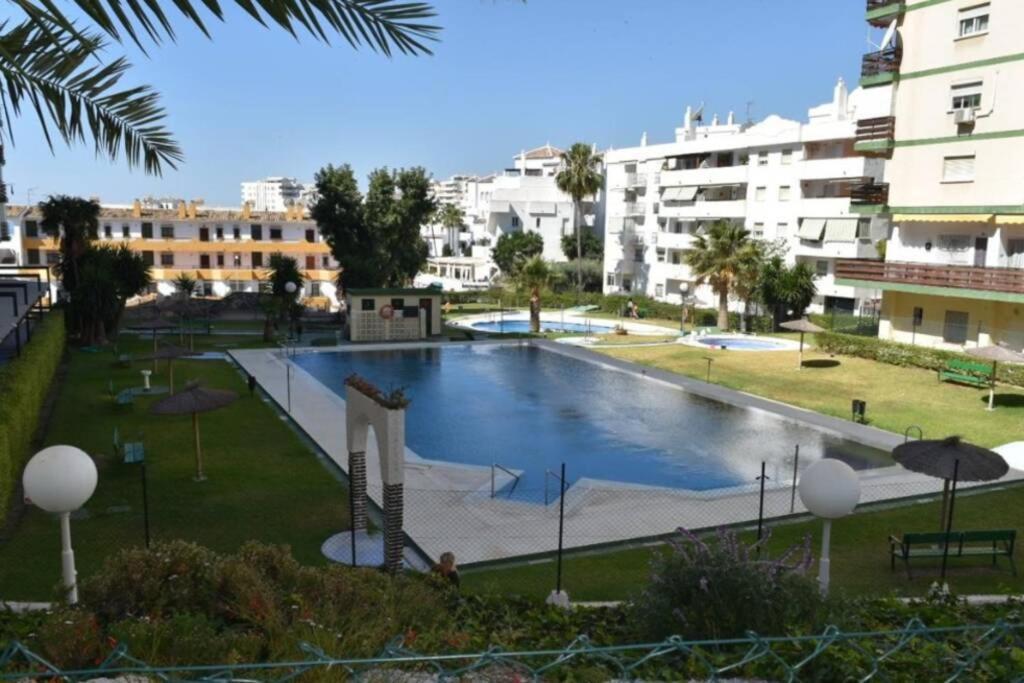 Modern Studio Near Beach. Sea, Pool And Wi-Fi ベナルマデナ エクステリア 写真